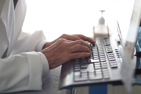 Picture-typing-computer.jpg